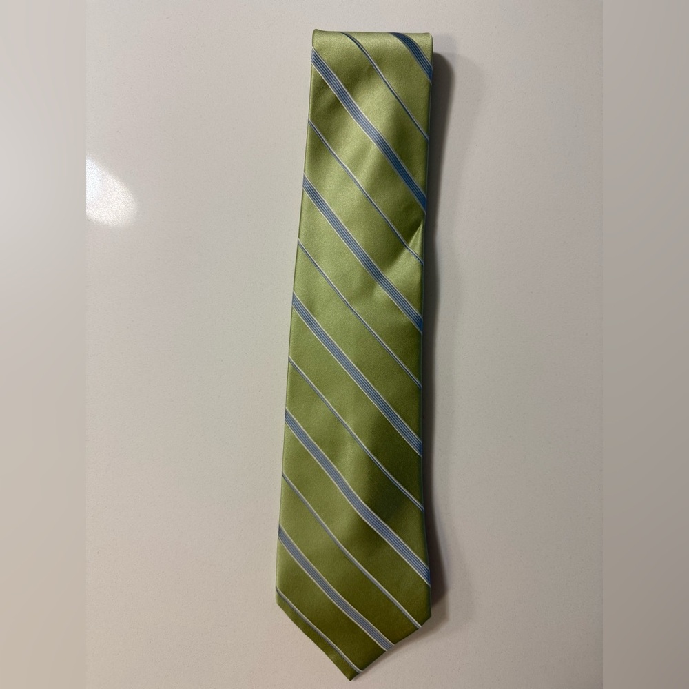 Croft & Barrow Olive and Silver Striped Tie